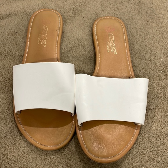 Ardene white/nude sandals - size 10 - Picture 1 of 3